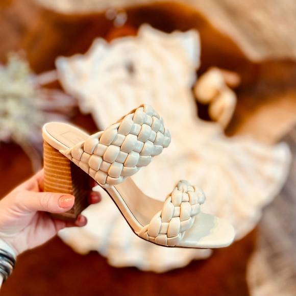 NEW SHU SHOP heaven heels in white - Picture 2 of 3